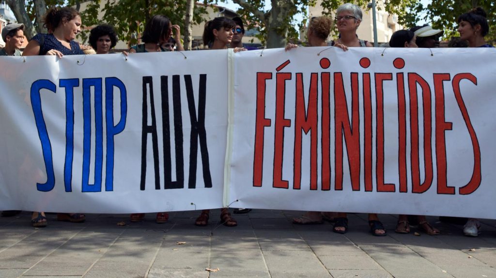 Une femme tuée dans les Alpes-Maritimes, 100e féminicide de 2019 en France dénoncé par le collectif #NousToutes - Rue de l'info